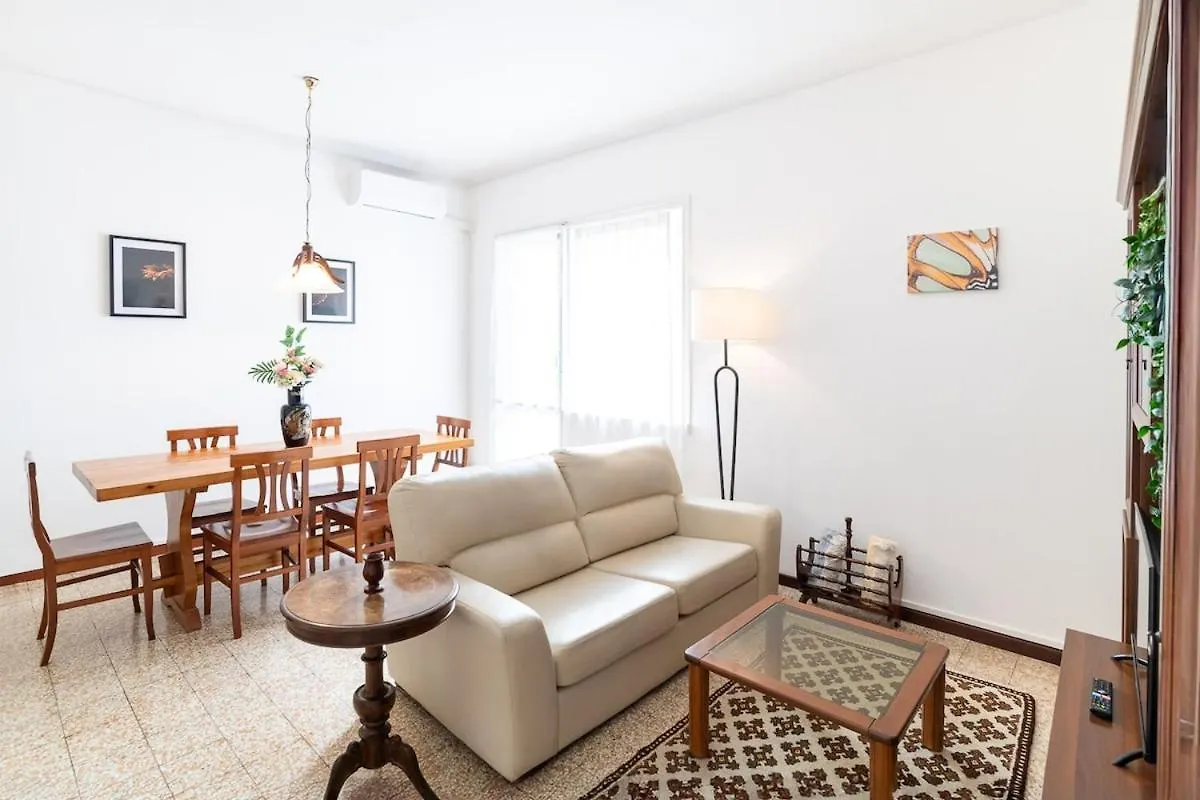 Private Parking 3Bd Apartment Near Piazza Carducci 博洛尼亚 0*,  意大利